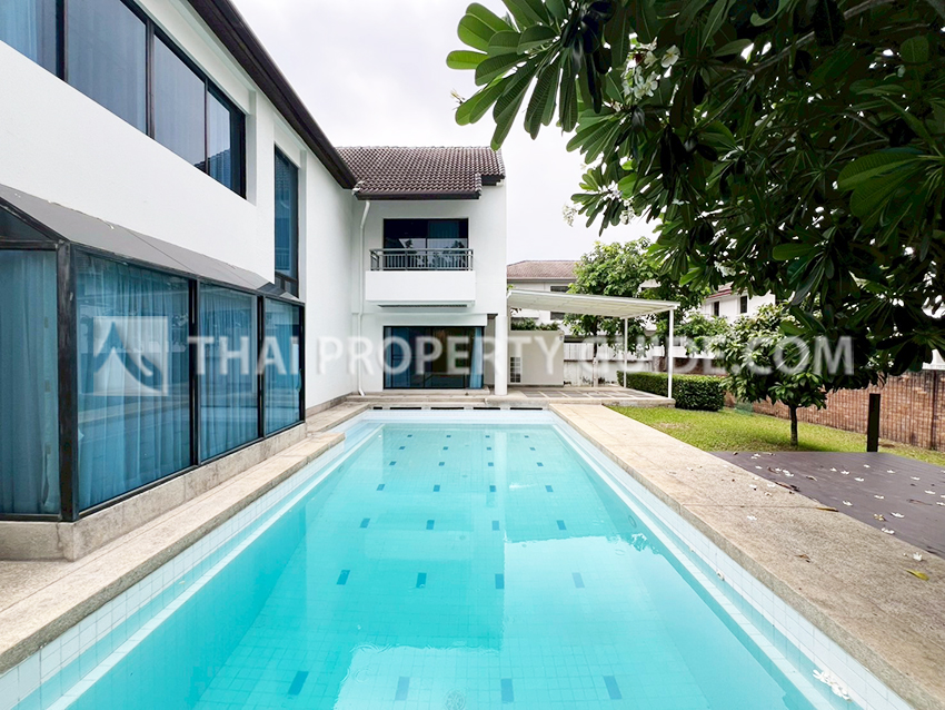 House with Private Pool in Nichada Thani 