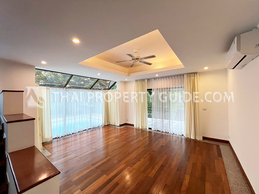 House with Private Pool in Nichada Thani 