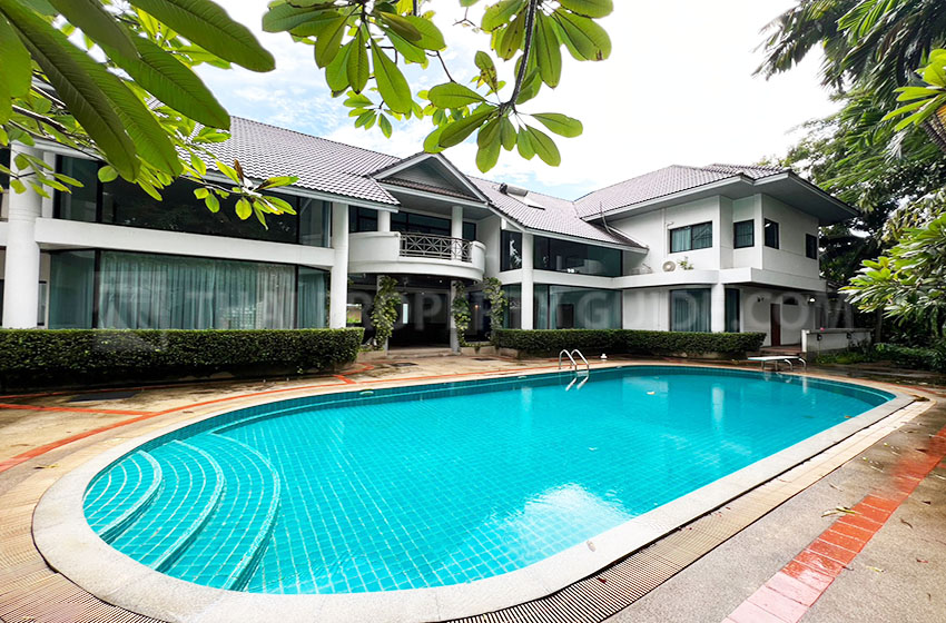 House with Private Pool for rent in Nichada Thani (near International School of Bangkok)