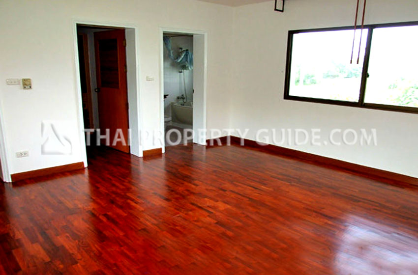 House with Private Pool in Nichada Thani 