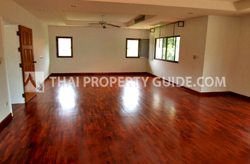 House with Private Pool in Nichada Thani 