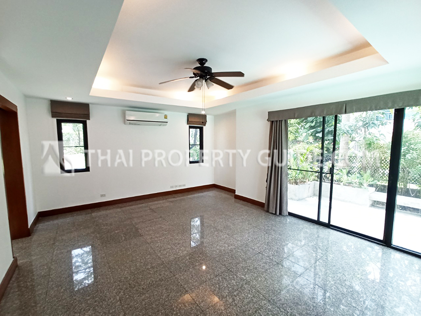 House with Private Pool in Nichada Thani 