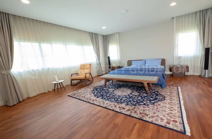 House with Private Pool in Nichada Thani 