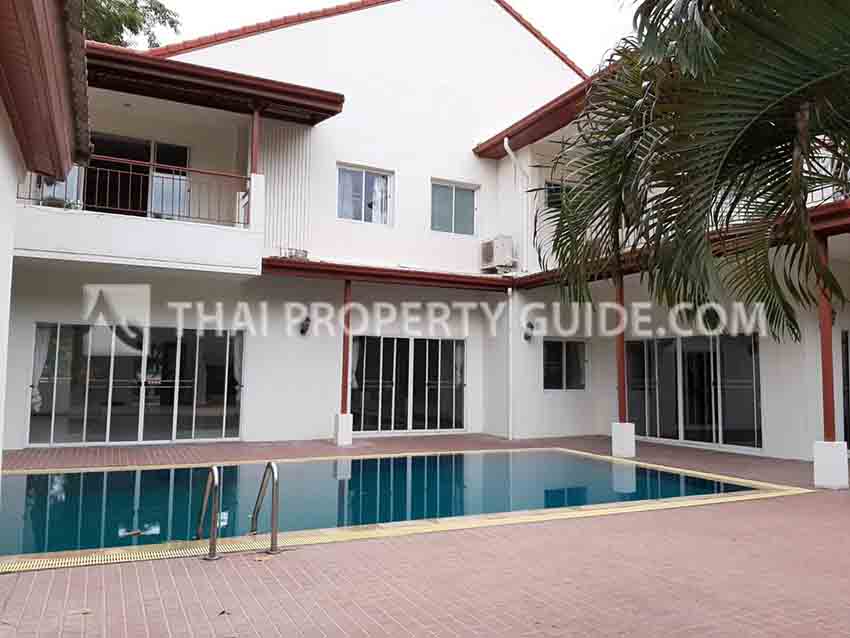 House with Private Pool in Nichada Thani 