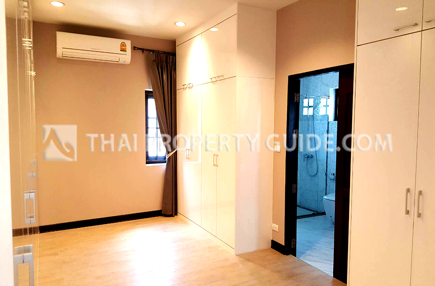 House with Private Pool in Nichada Thani 