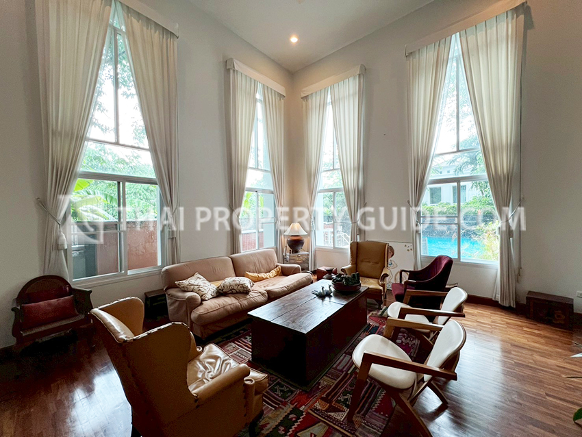 House with Private Pool in Nichada Thani 