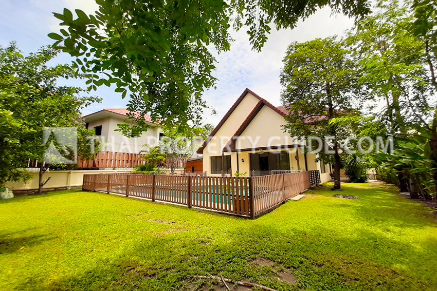 House with Private Pool in Nichada Thani 