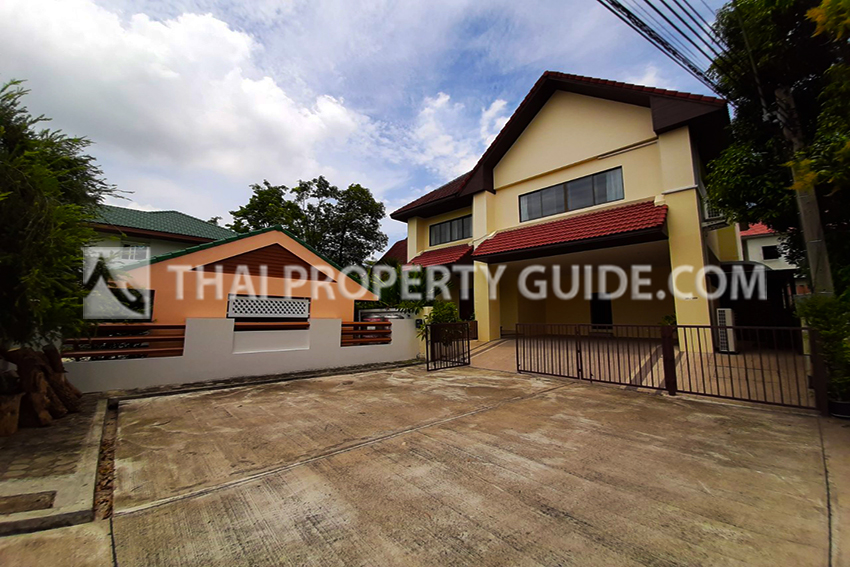 House with Private Pool in Nichada Thani 