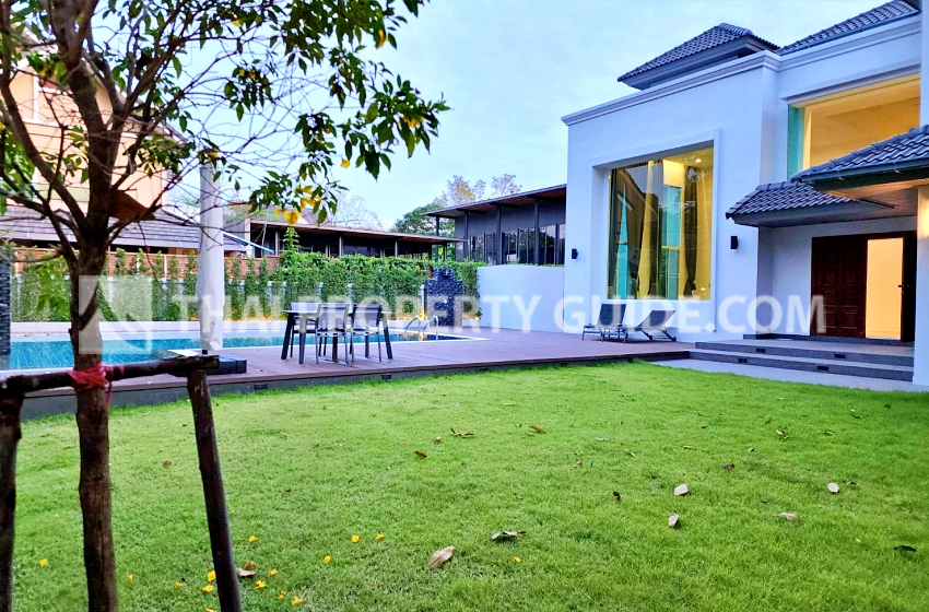 House with Private Pool in Nichada Thani 