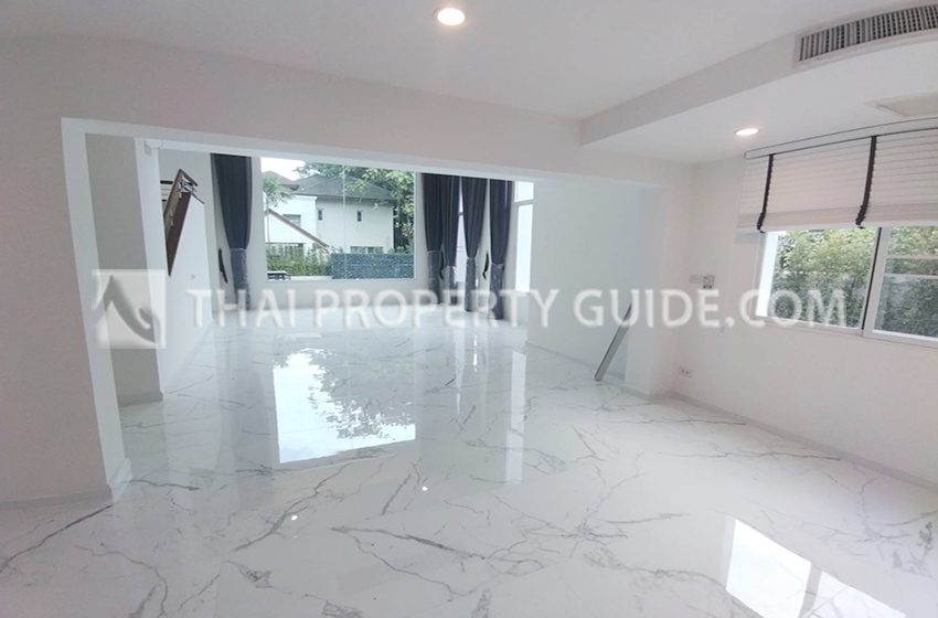 House with Private Pool in Nichada Thani 