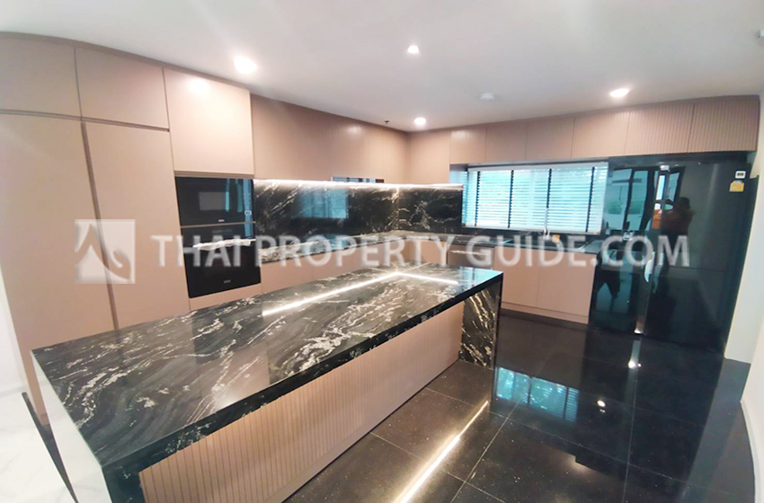 House with Private Pool in Nichada Thani 