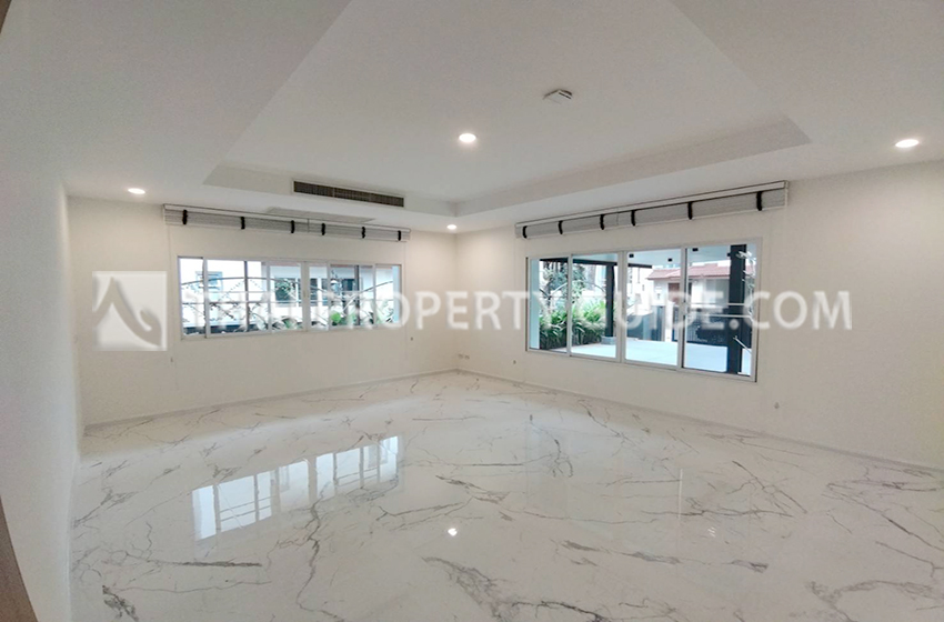 House with Private Pool in Nichada Thani 