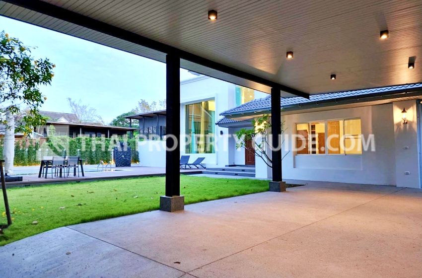 House with Private Pool in Nichada Thani 