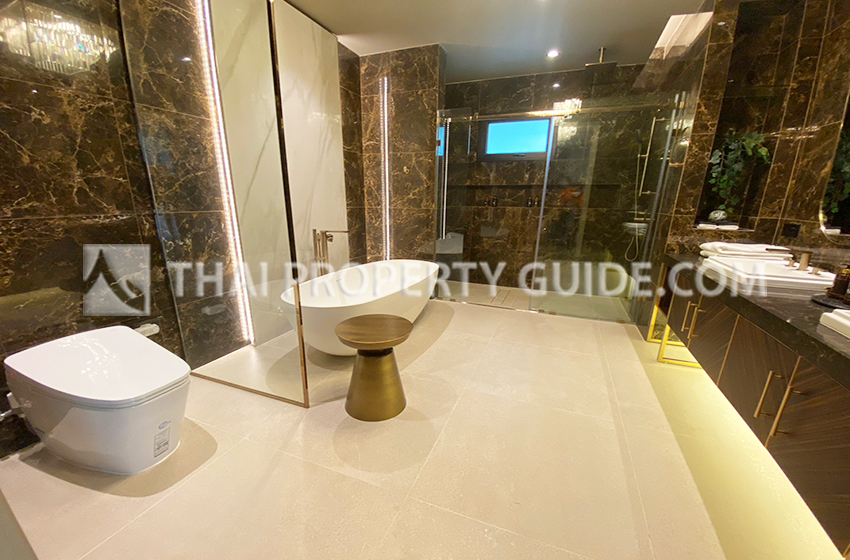 House with Private Pool in Nichada Thani 