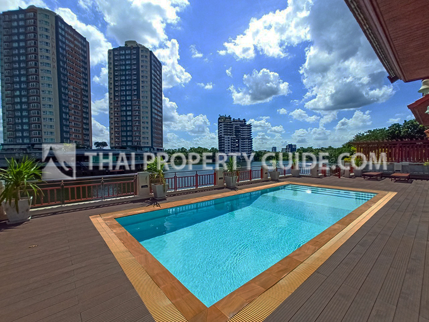 House with Private Pool in Nichada Thani