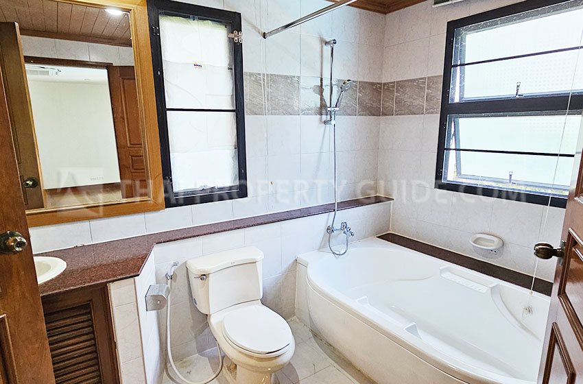 House with Private Pool in Nichada Thani 