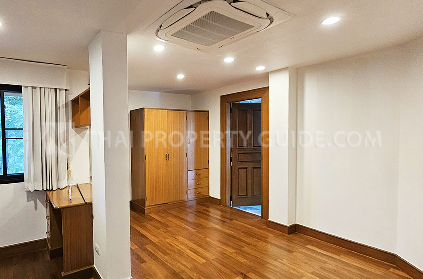 House with Private Pool in Nichada Thani 