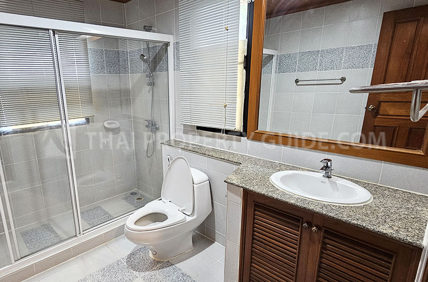 House with Private Pool in Nichada Thani 