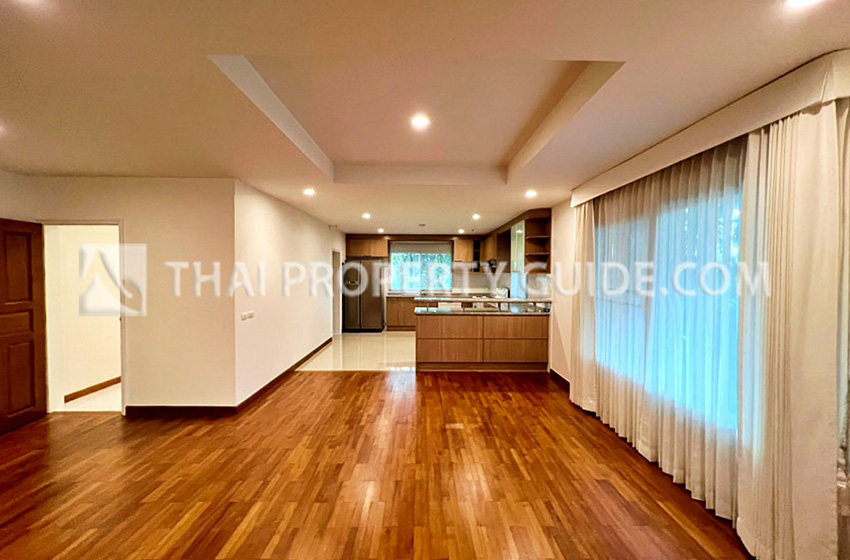 House with Private Pool in Nichada Thani 