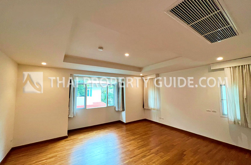 House with Private Pool in Nichada Thani 