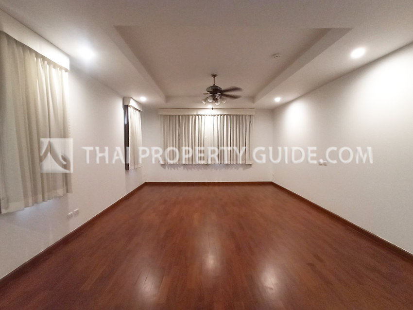 House with Private Pool in Nichada Thani 