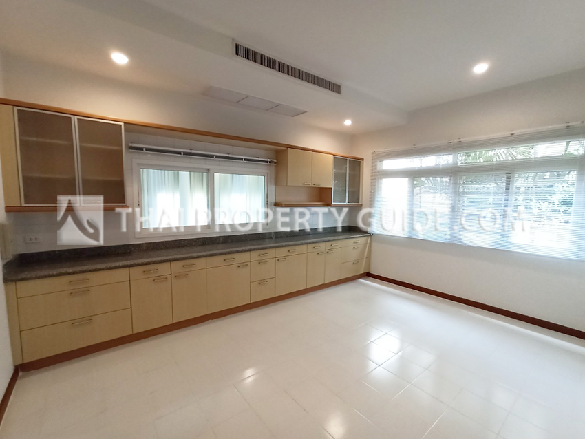 House with Private Pool in Nichada Thani 