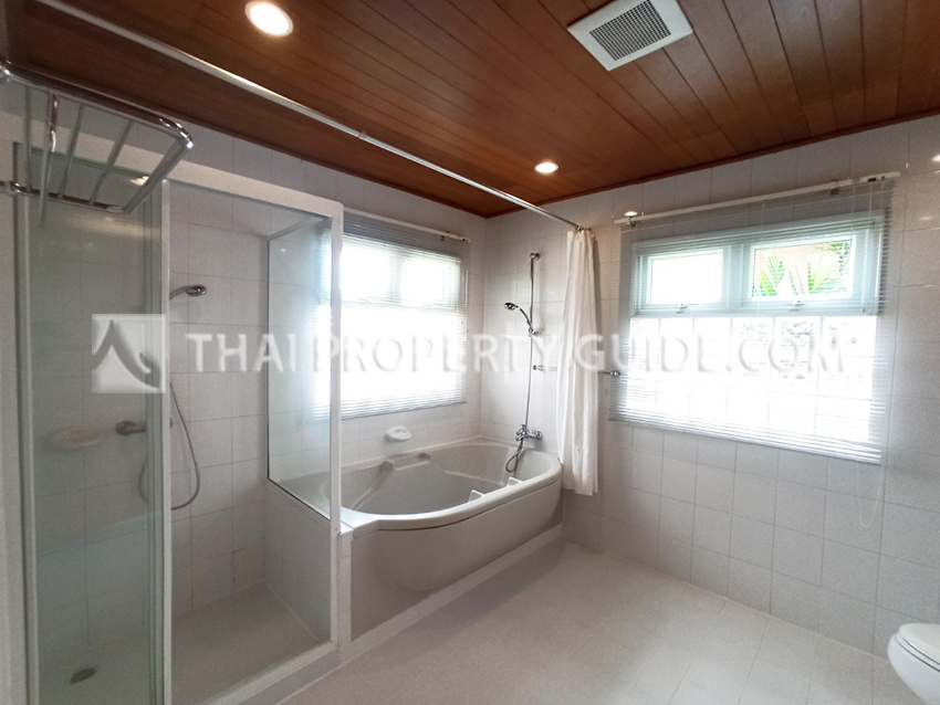 House with Private Pool in Nichada Thani 