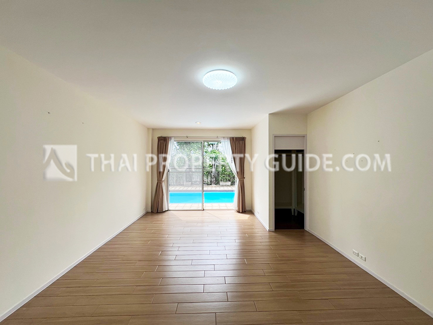 House with Private Pool in New Petchburi 