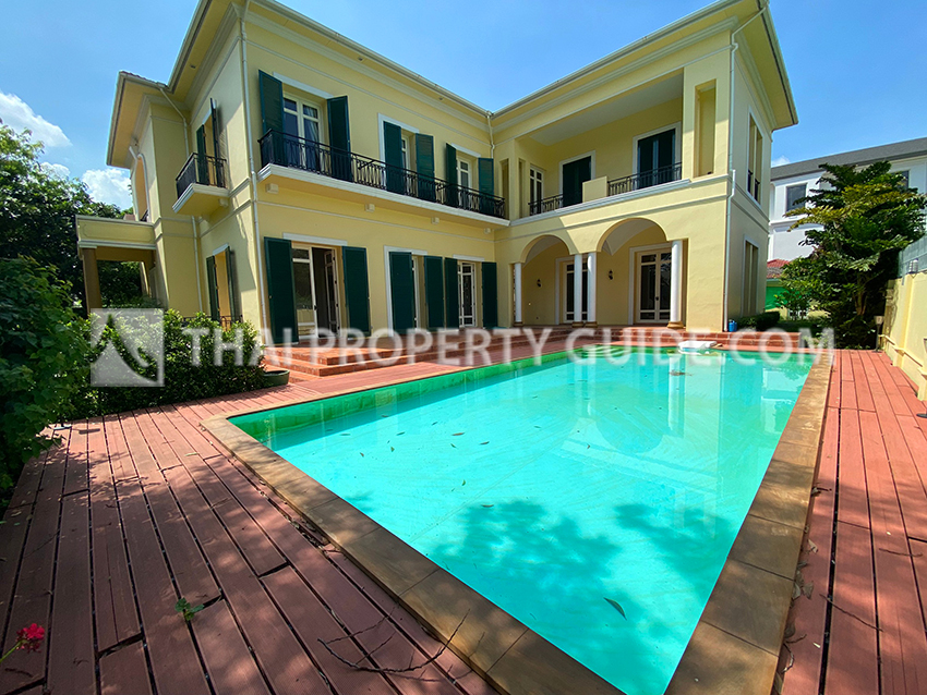 House with Private Pool in New Petchburi 