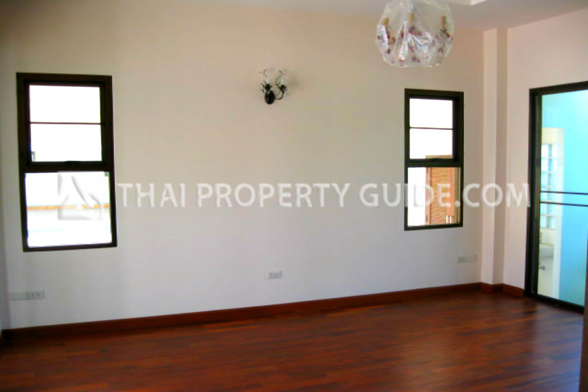 House with Private Pool in New Petchburi 