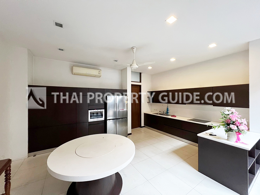 House with Private Pool in New Petchburi 