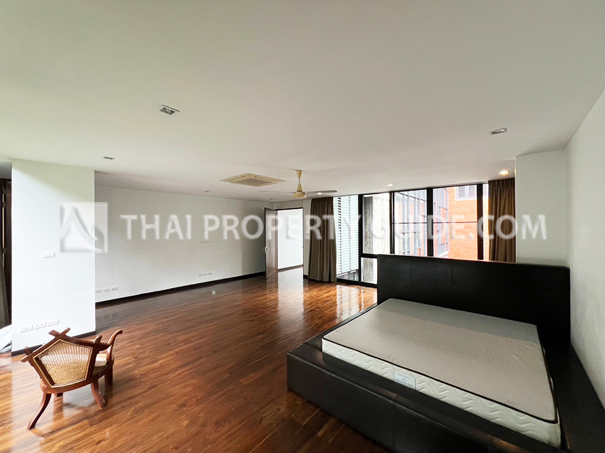 House with Private Pool in New Petchburi 