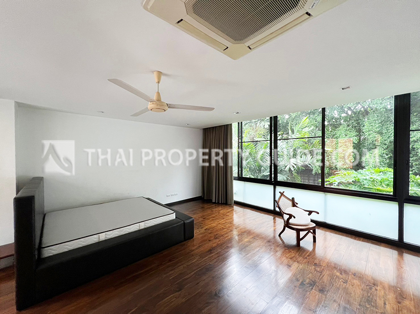 House with Private Pool in New Petchburi 