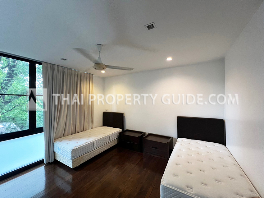 House with Private Pool in New Petchburi 