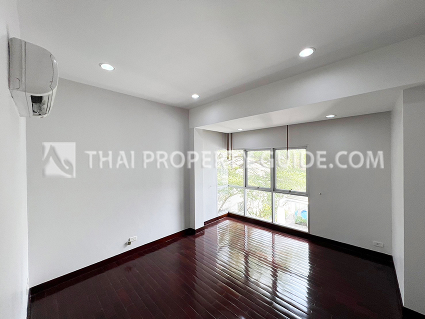 House with Private Pool in New Petchburi 