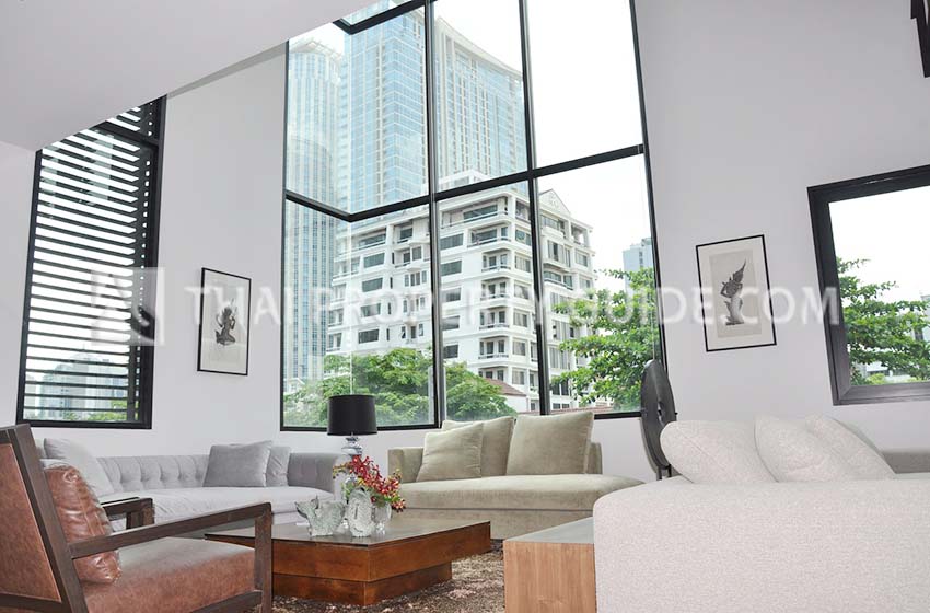 House with Private Pool in Ploenchit 
