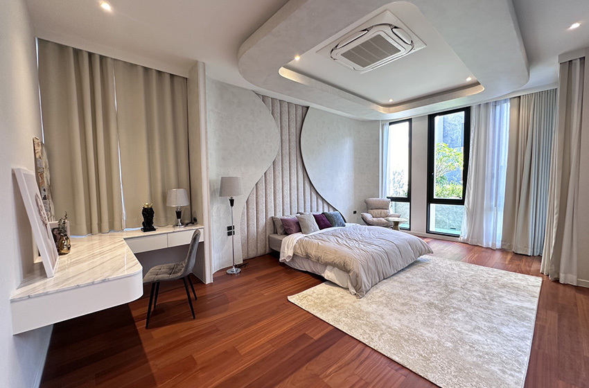 House with Private Pool in Pattanakarn 