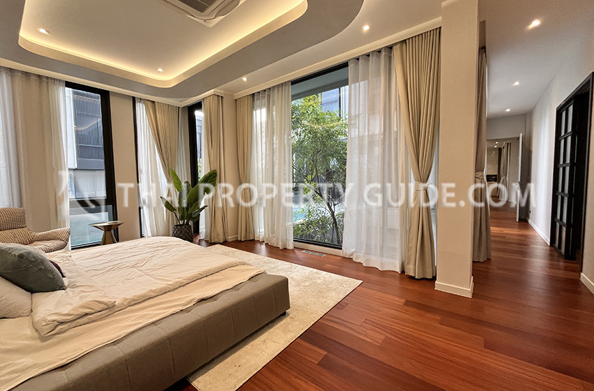 House with Private Pool in Pattanakarn 