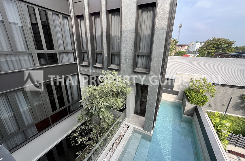 House with Private Pool for rent in Pattanakarn