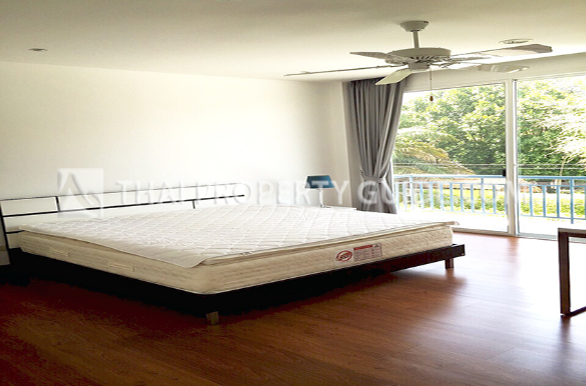 House with Private Pool in Rama 9 