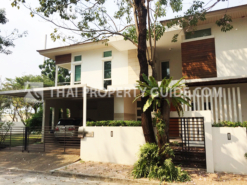 House with Private Pool for rent in Ramkhamhaeng