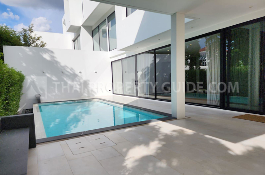 House with Private Pool in Ramkhamhaeng 