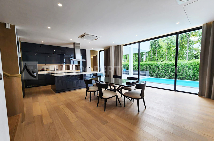 House with Private Pool in Ramkhamhaeng 