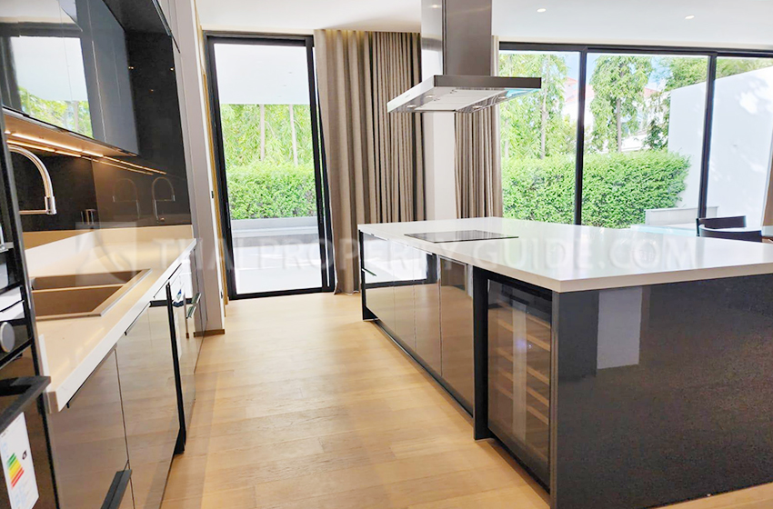 House with Private Pool in Ramkhamhaeng 