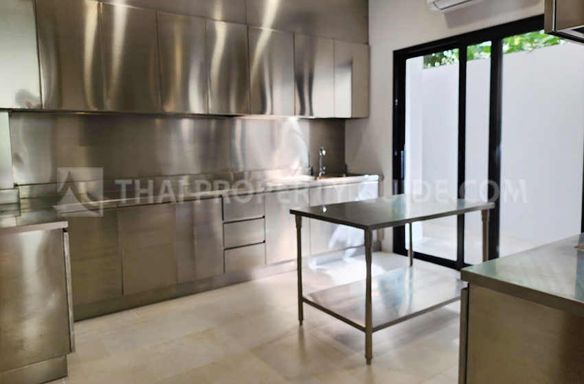 House with Private Pool in Ramkhamhaeng 