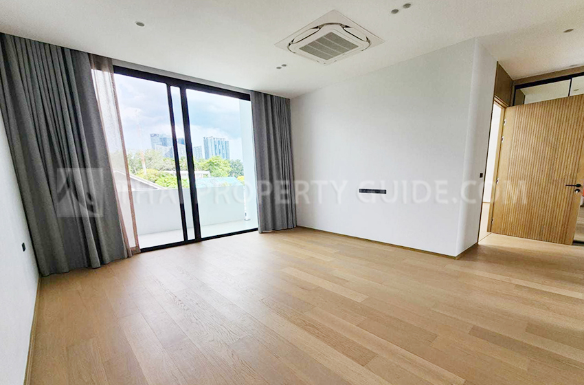 House with Private Pool in Ramkhamhaeng 