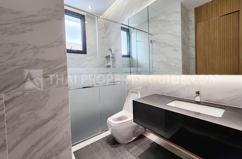 House with Private Pool in Ramkhamhaeng 
