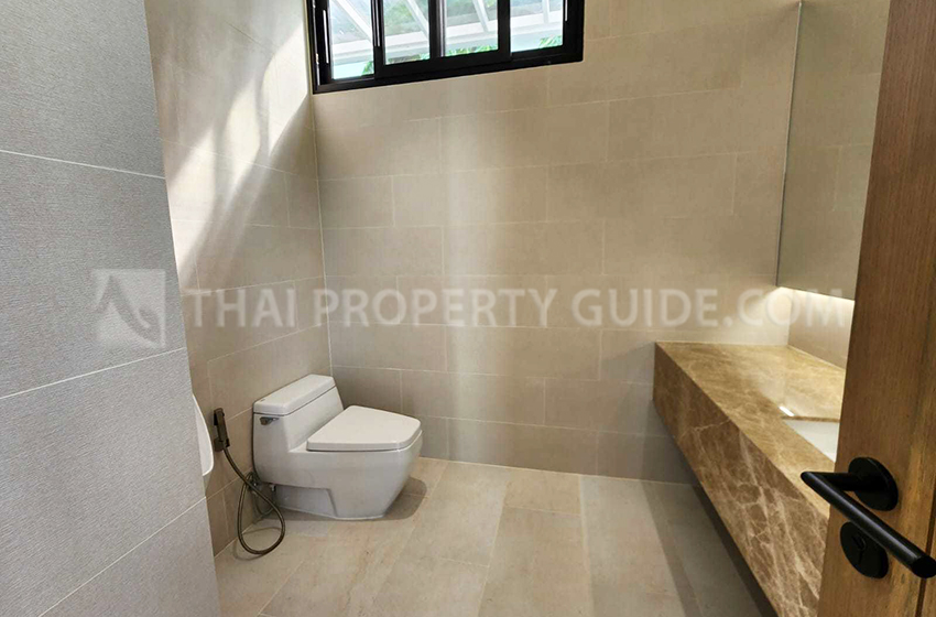 House with Private Pool in Ramkhamhaeng 
