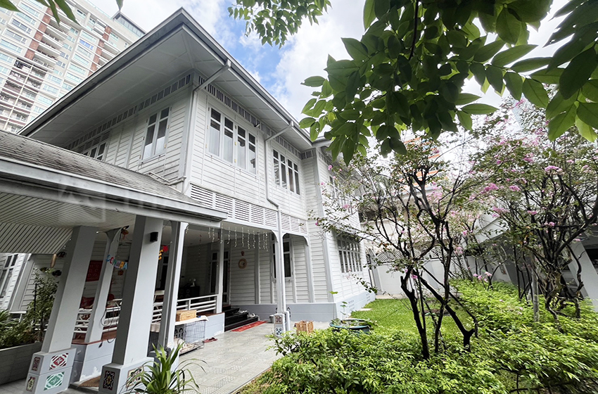 House with Private Pool in Sathorn 