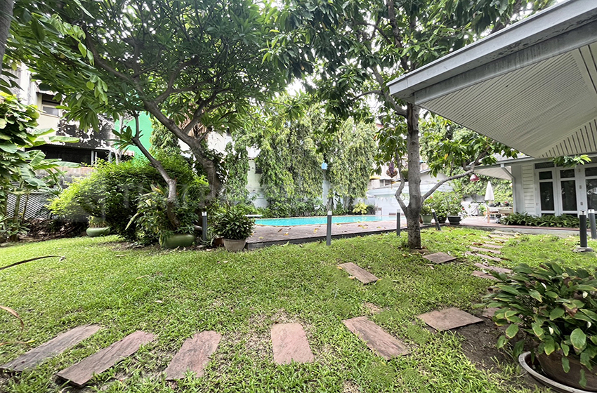 House with Private Pool in Sathorn 